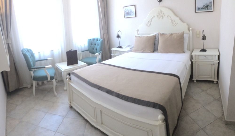 La Paloma 3*