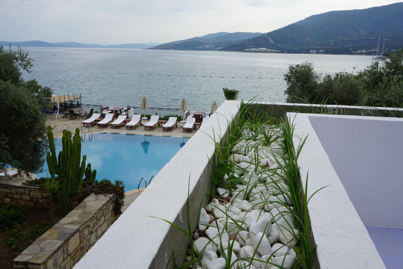 Omar & Hotel 3*