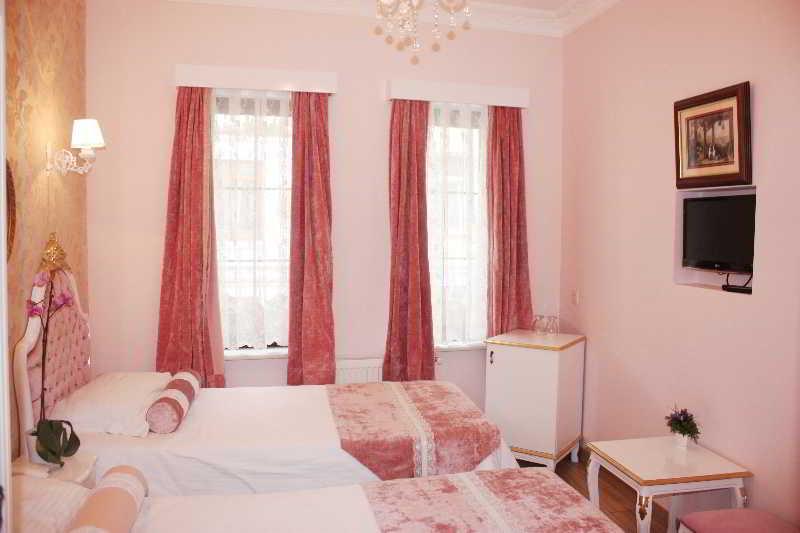 Romantic Hotel