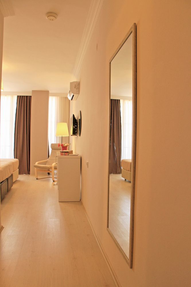 Lady Rose Homestay *