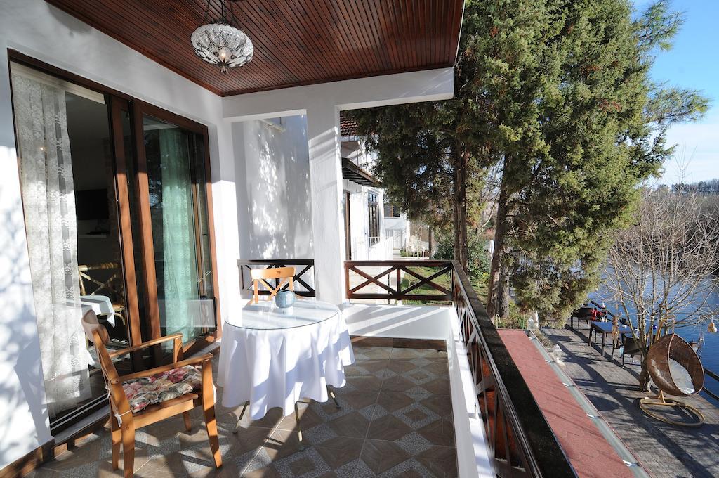 Beyaz Ev - Adult Only +15 3*