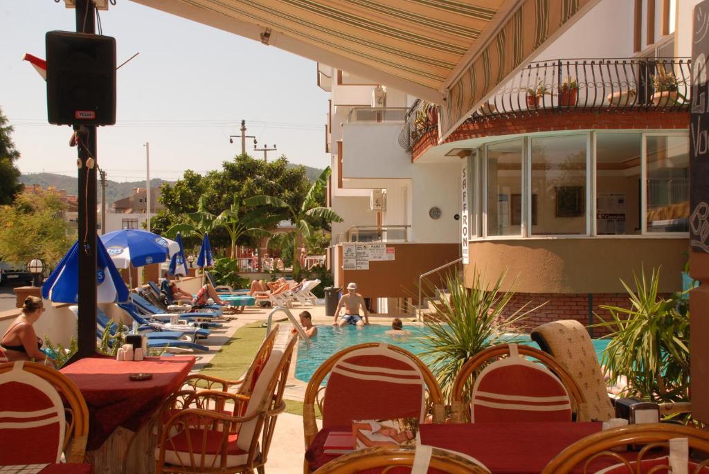Aparthotel Saffron 3*