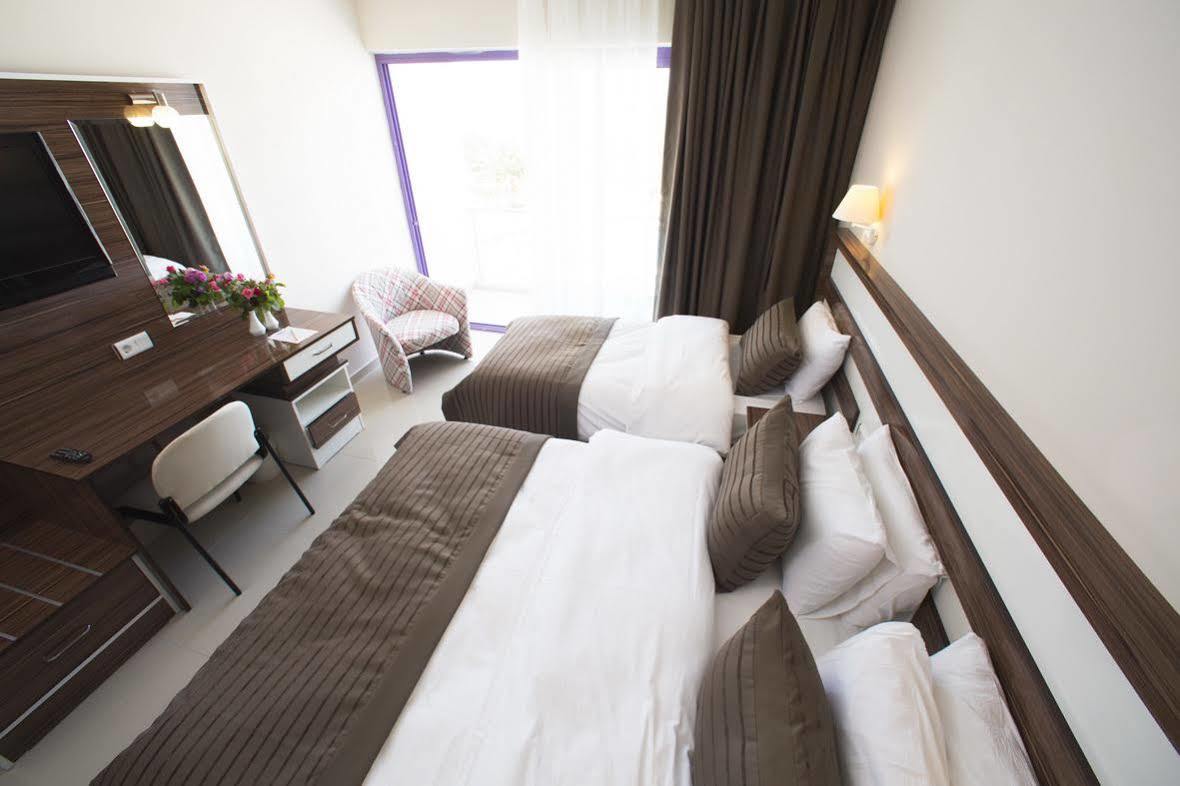 Hotel Le Monde & Dikili