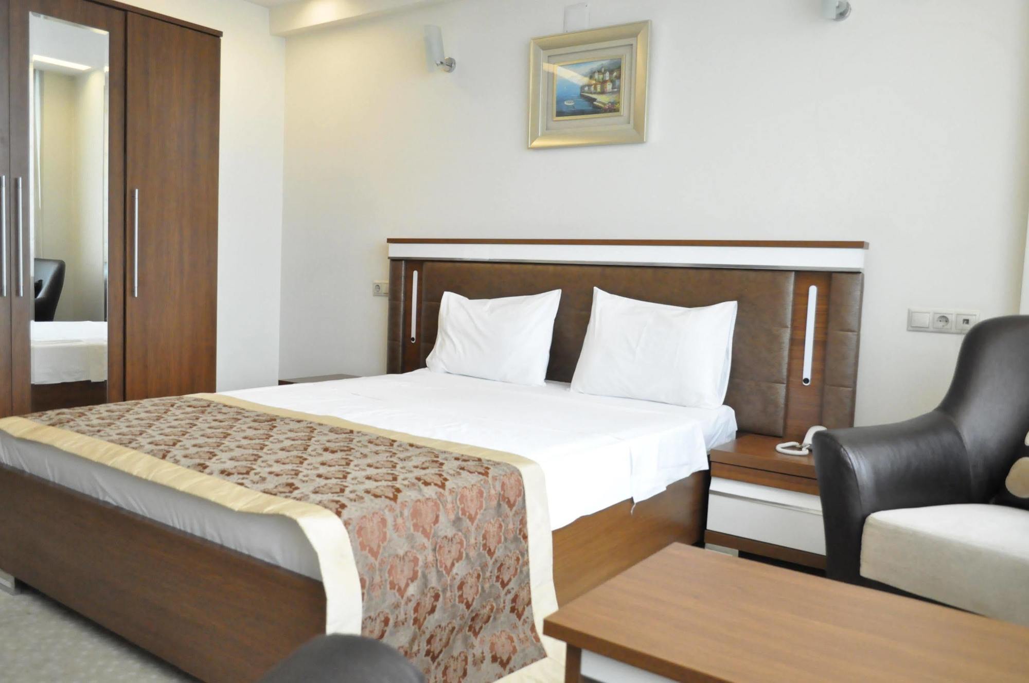 Ts Gold Hotel