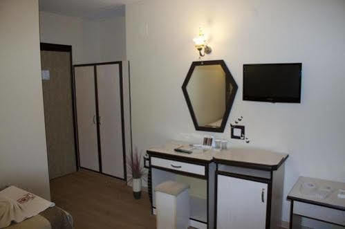 Aktas Hotel 3*