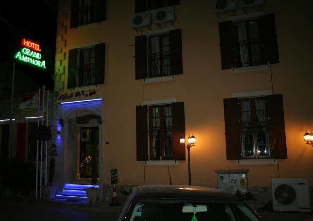 Amphora Hotel 2*