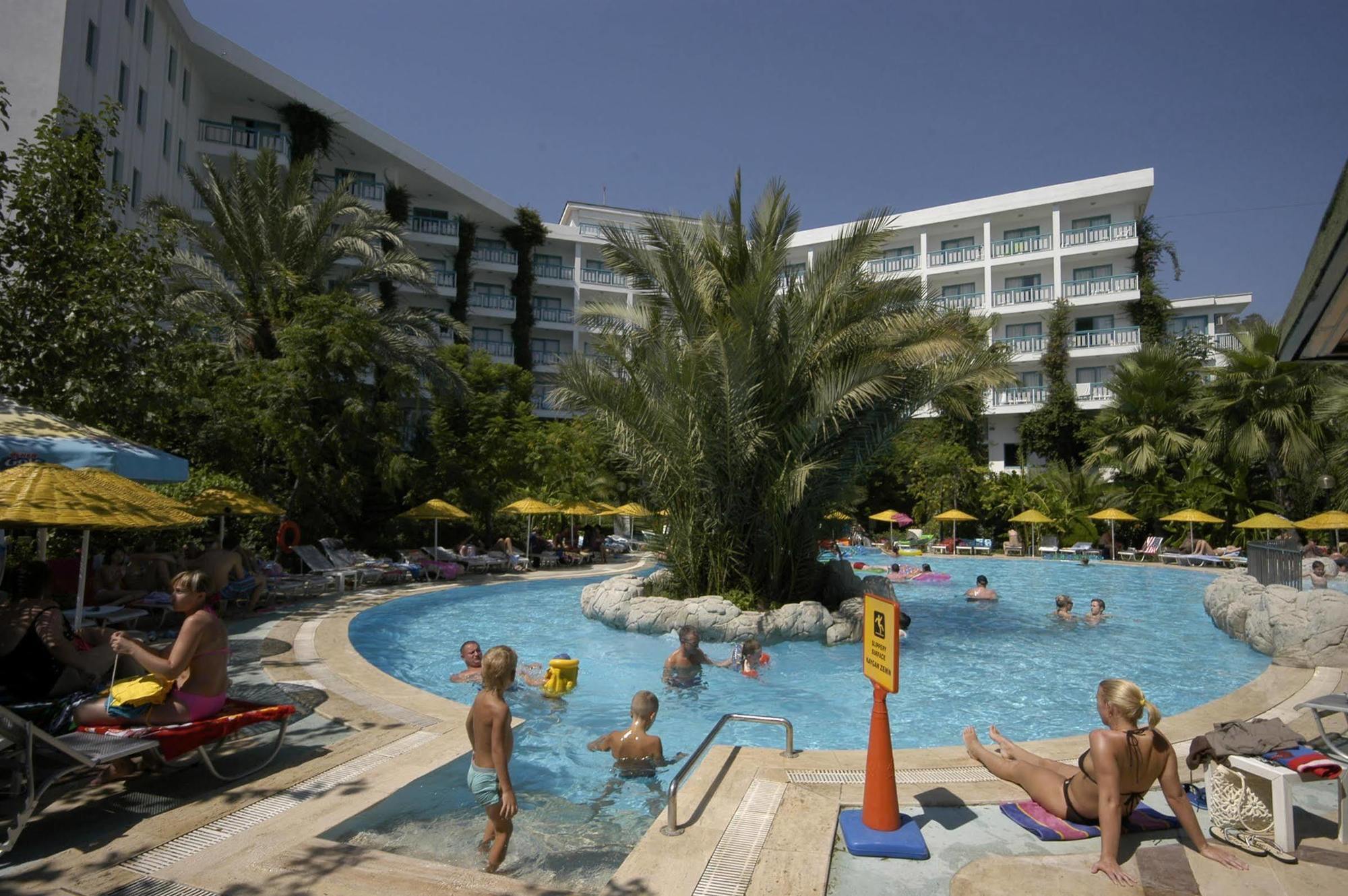 Tropical Hotel 4*