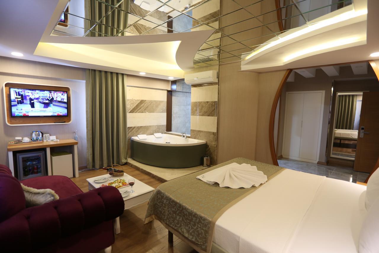 Hotel Life Corner 4*