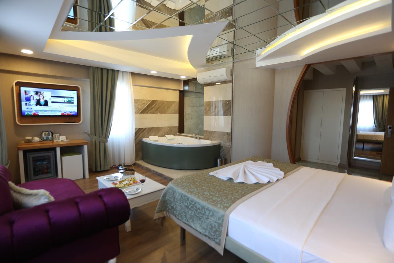 Hotel Life Corner 4*