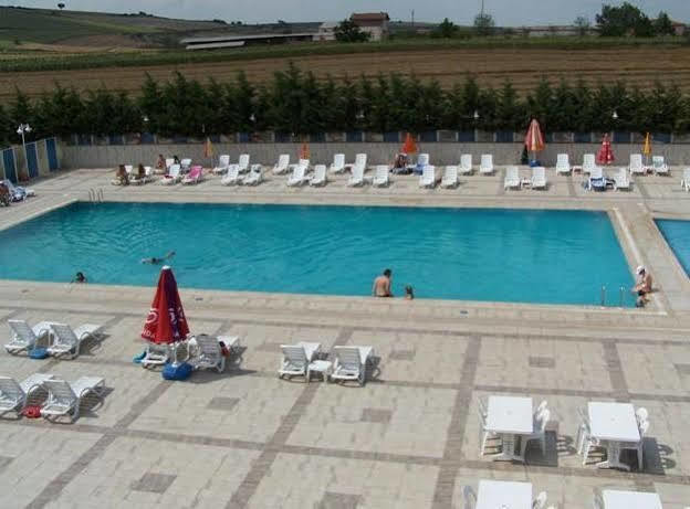 Yayoba Hotel 3*