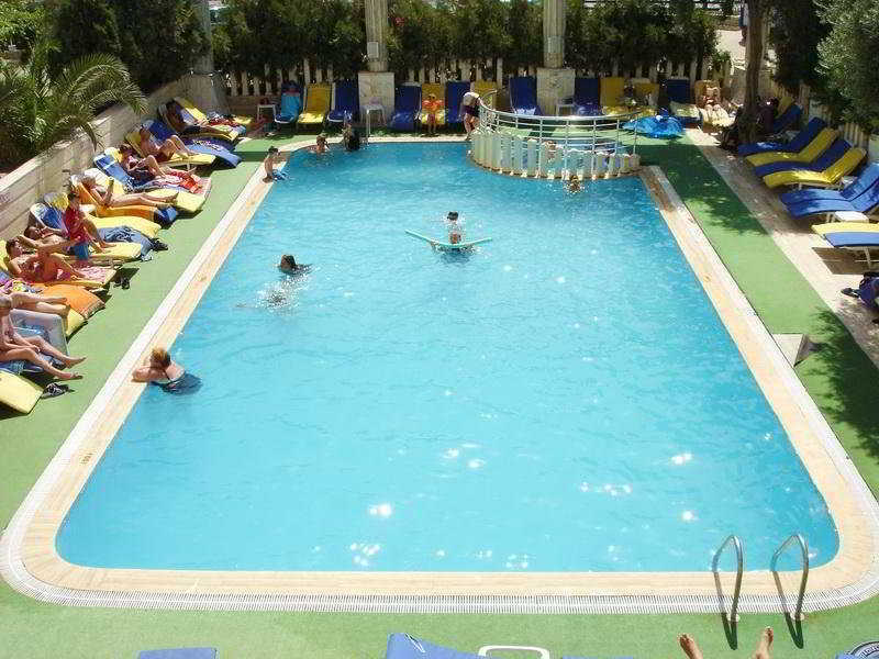 Mutlu Aparthotel