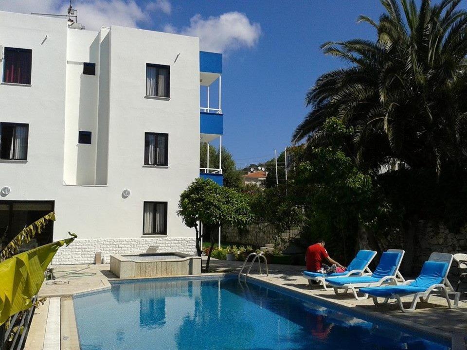 Aparthotel Parla 2*