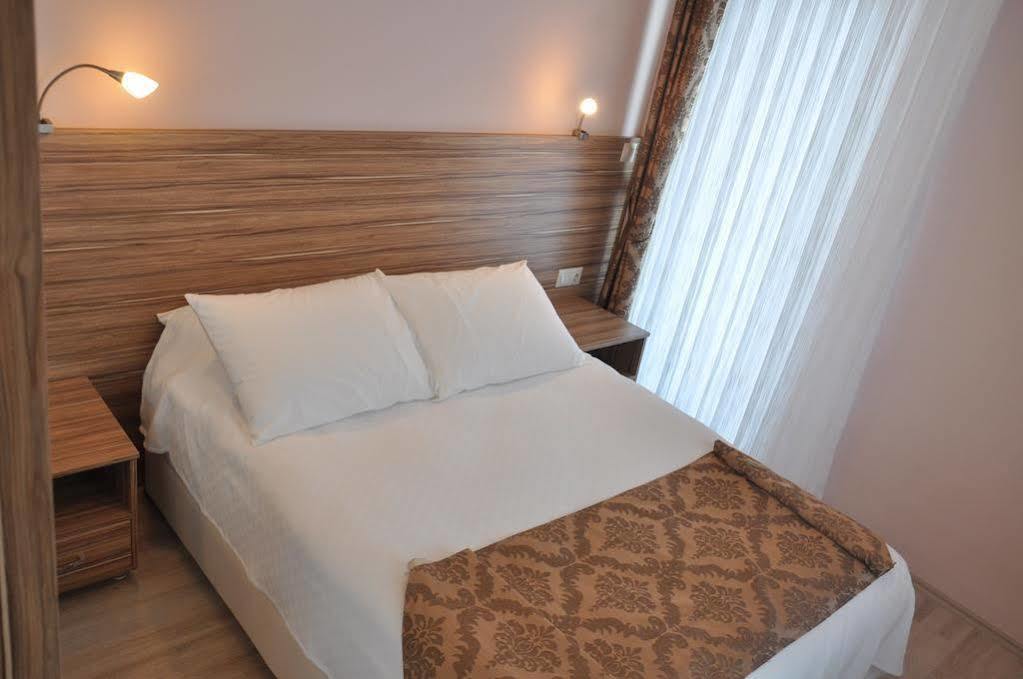 Dort Mevsim Canakkale