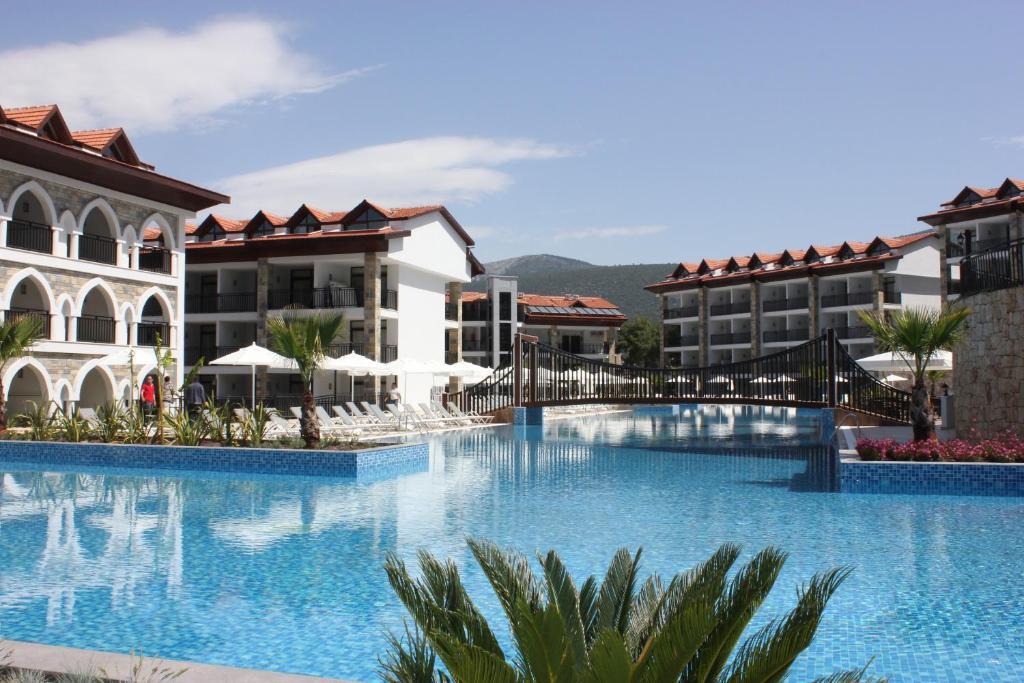 Hotel Ramada By Wyndham Akbuk