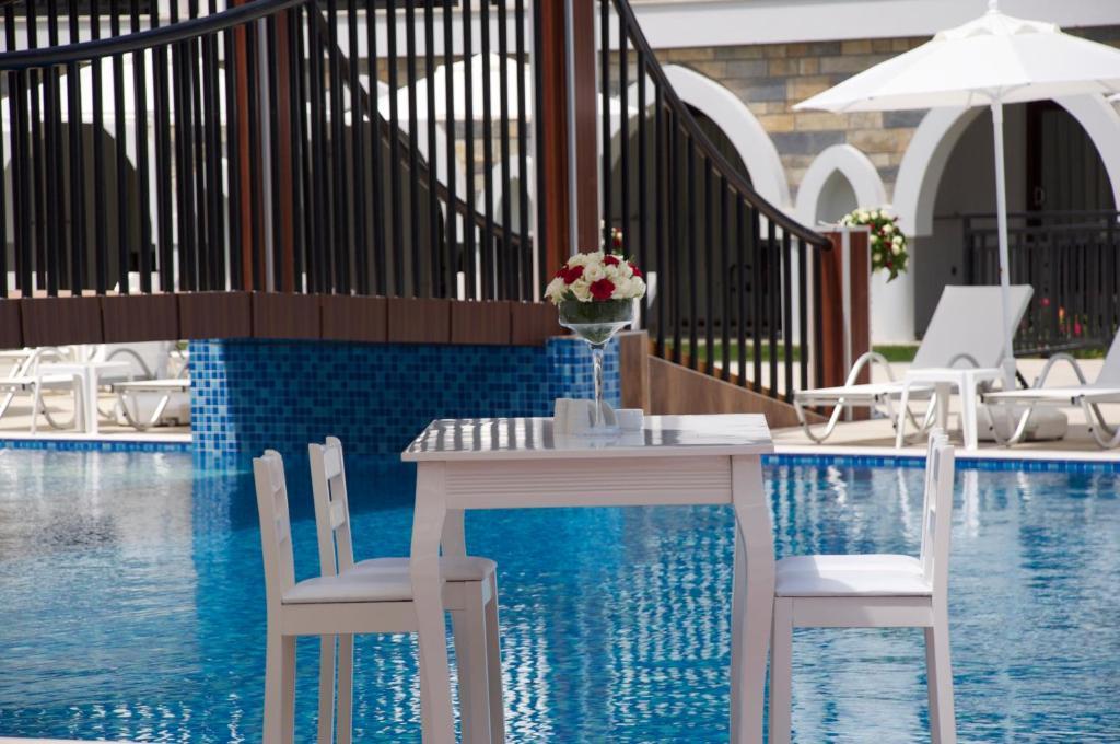 Hotel Ramada By Wyndham Akbuk 4*