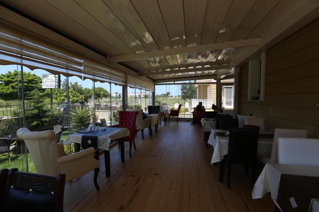 Assortie La Hotel