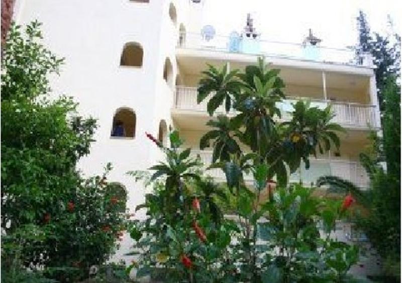 Barbaros Aparthotel