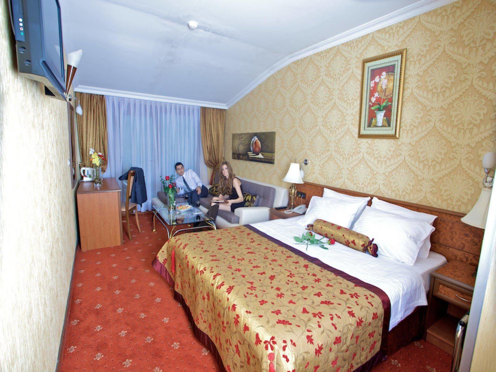 Hotel Grand Hilarium 4*