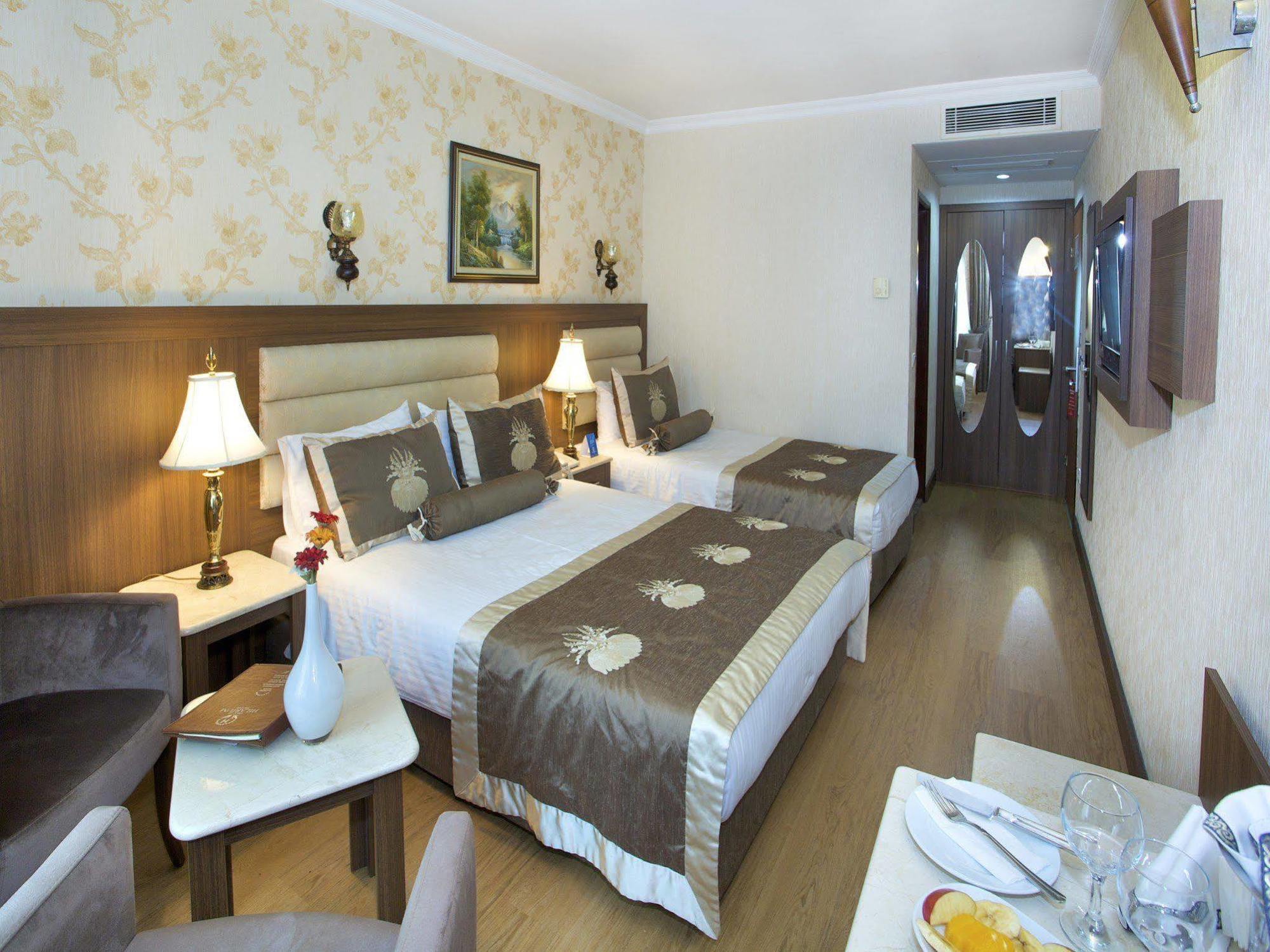 Hotel Grand Hilarium 4*