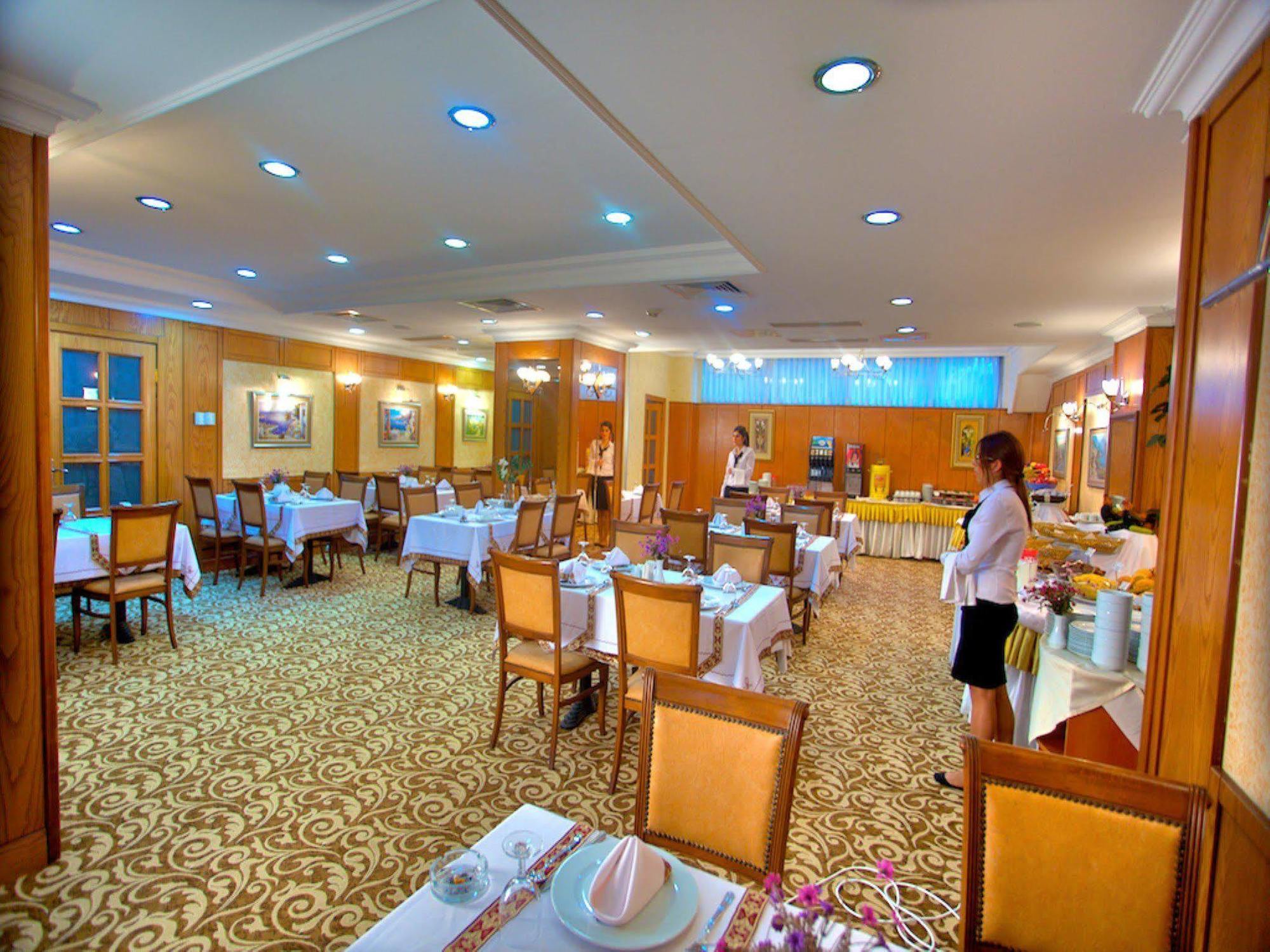 Hotel Grand Hilarium 4*