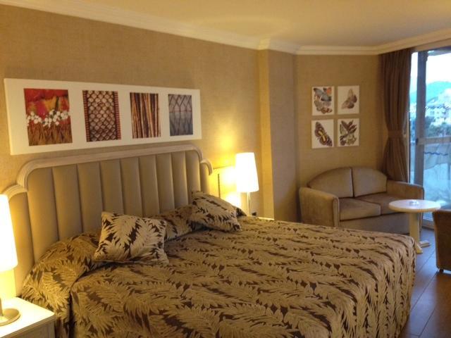 Elegance International 5*