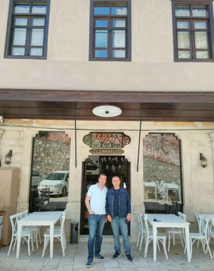 Damaki Hotel