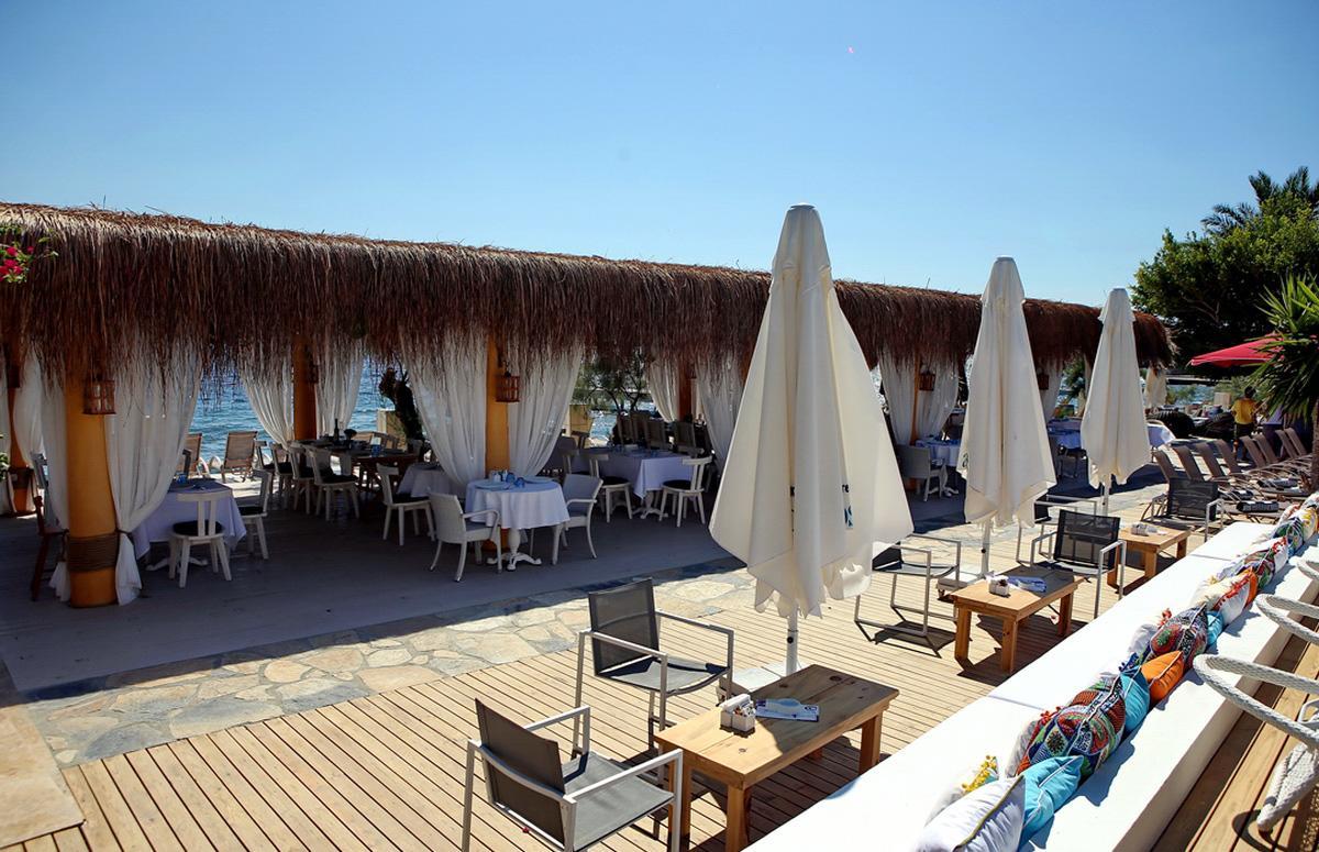 Moon Beach Hotel