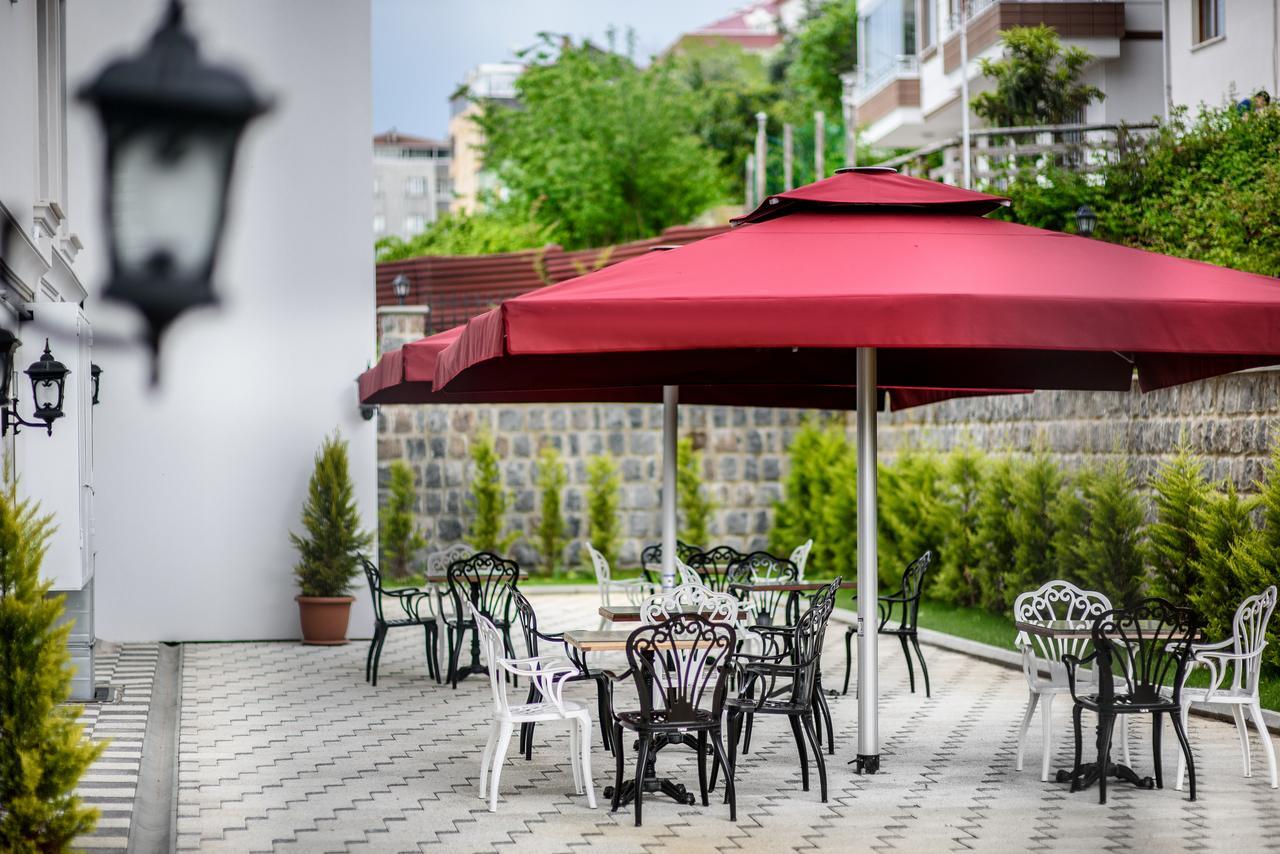 Hotel White House 3*