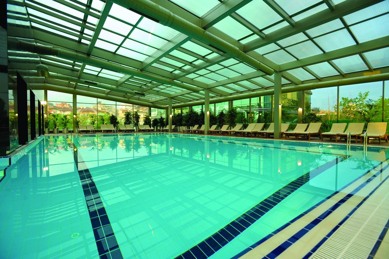 Grand Convention Center Hotel