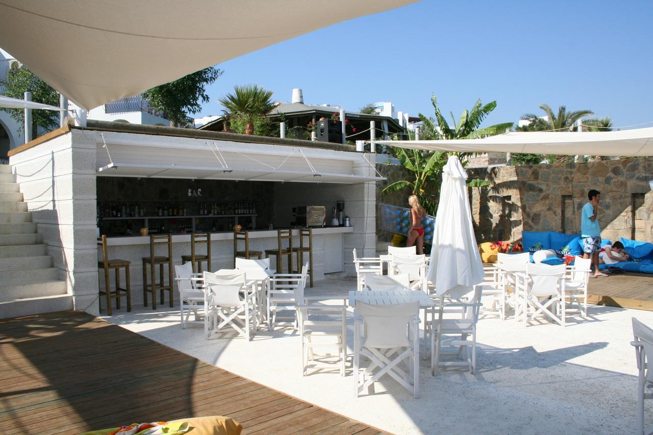 Cove Hotel