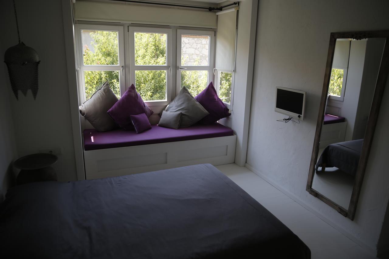 B House Hotel *