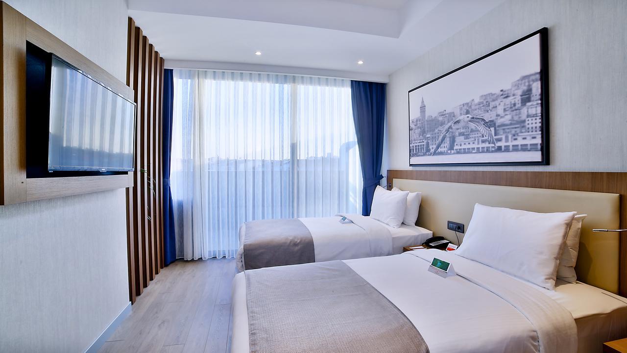 Ramada By Wyndham Old Hotel