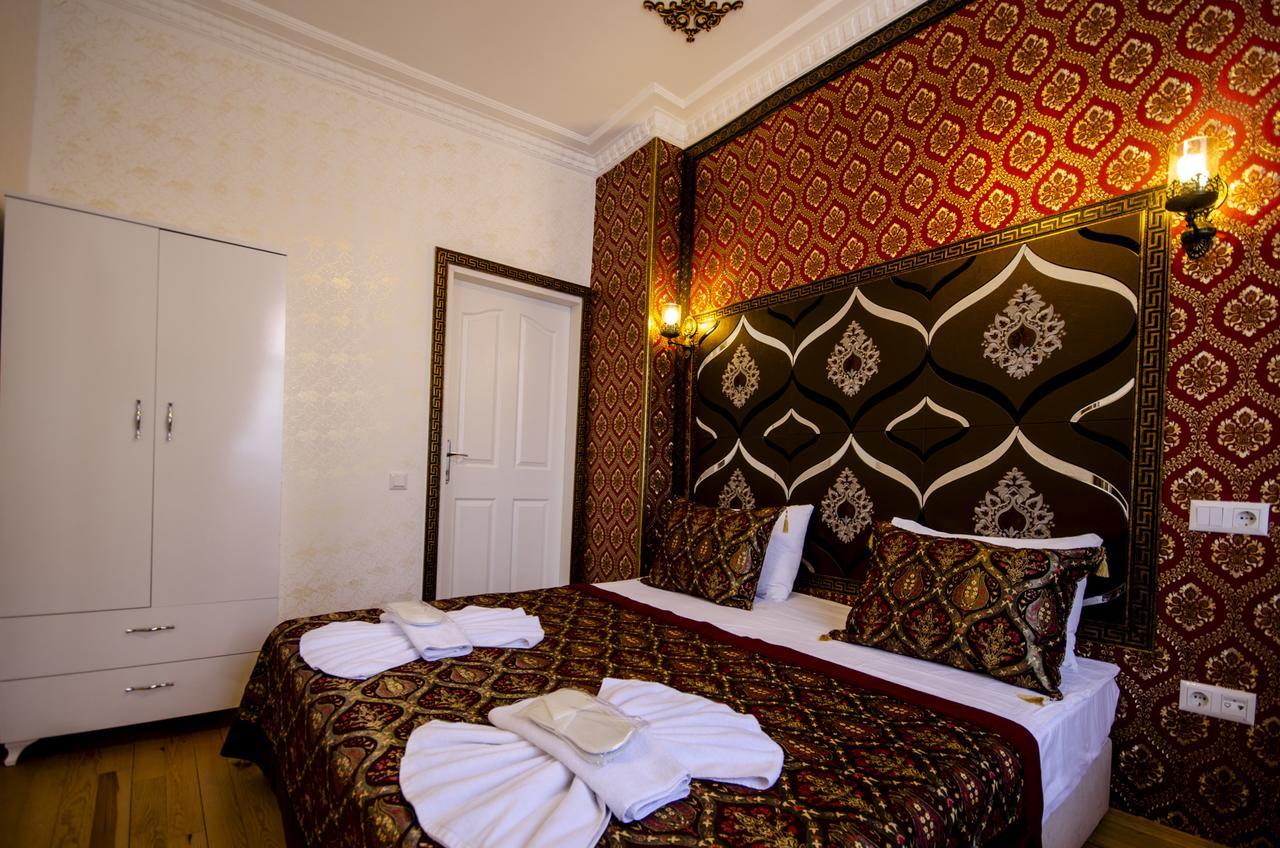 Paris Garden Bed & Breakfast