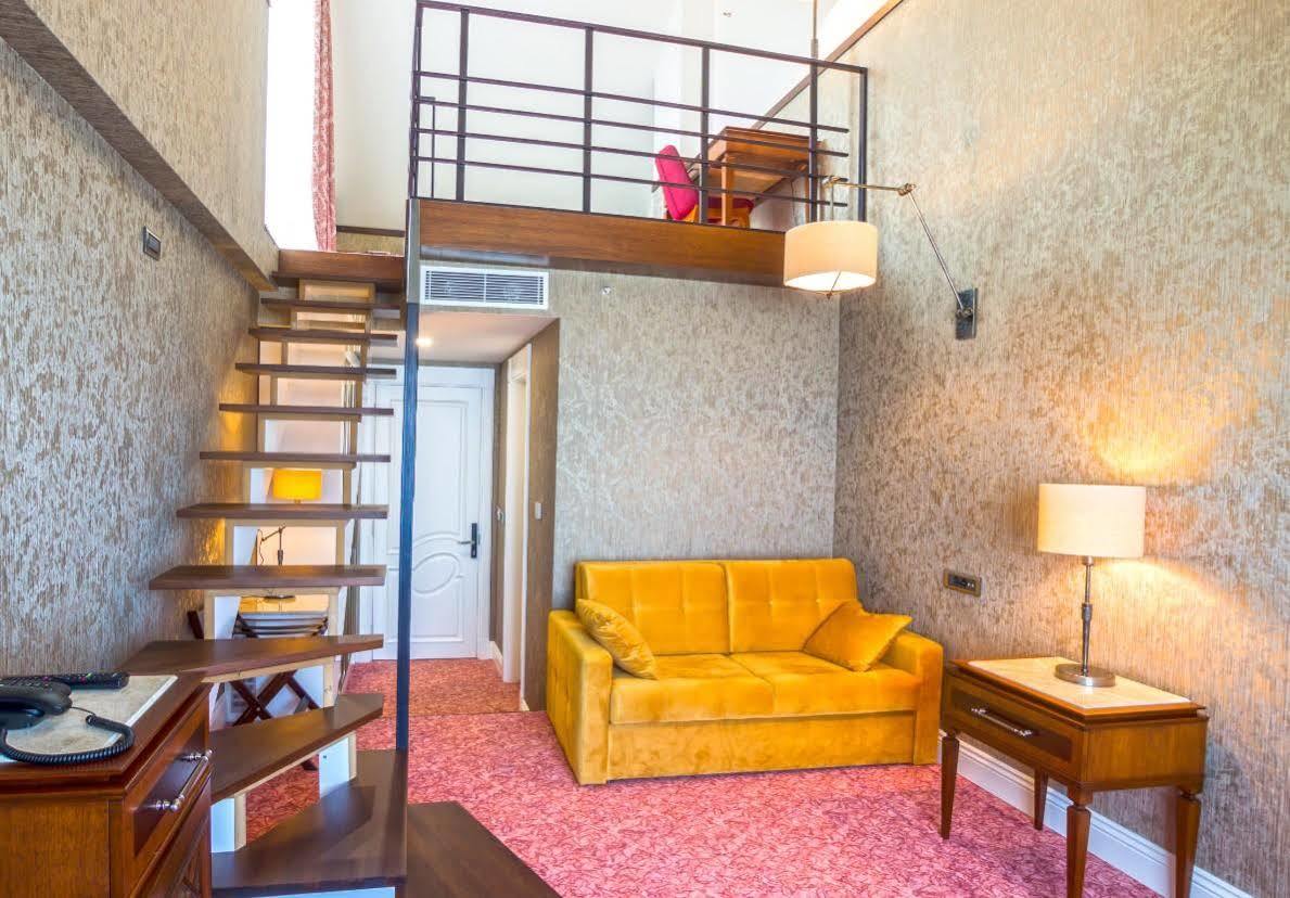 Mell Hotel