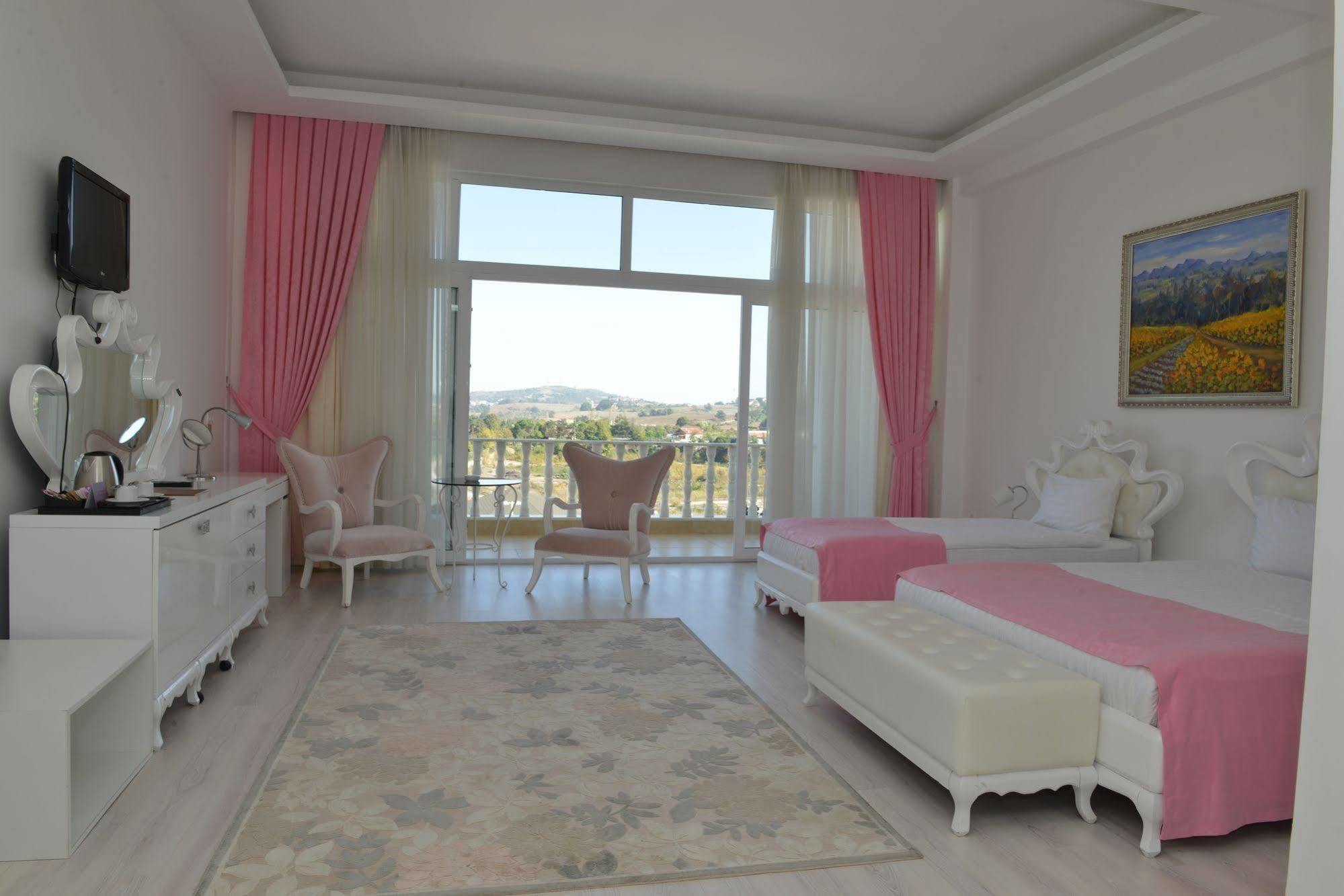 Mourouj Gloria White Palace &