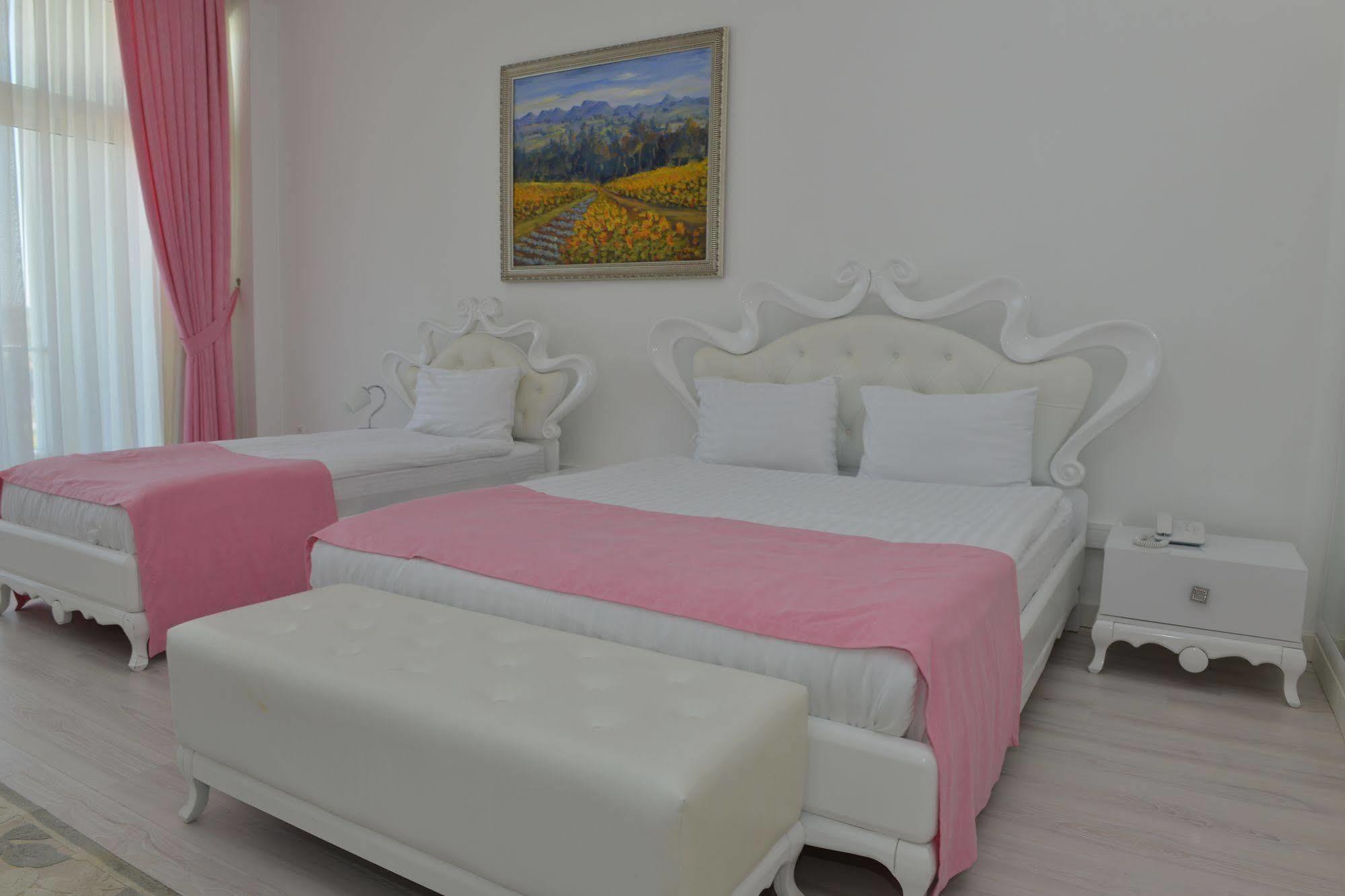 Hotel Mourouj Gloria White Palace &