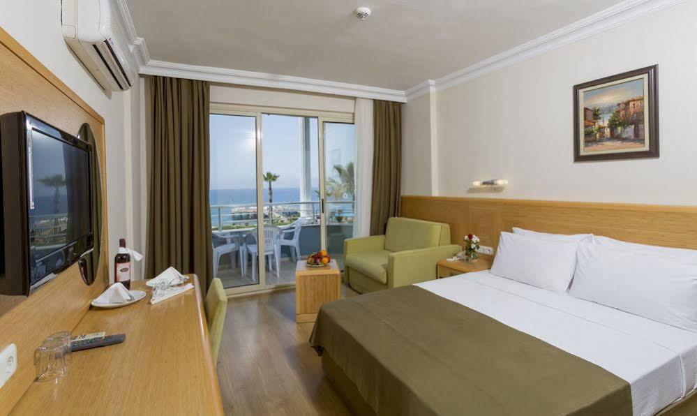 Hotel Senza Grand Santana