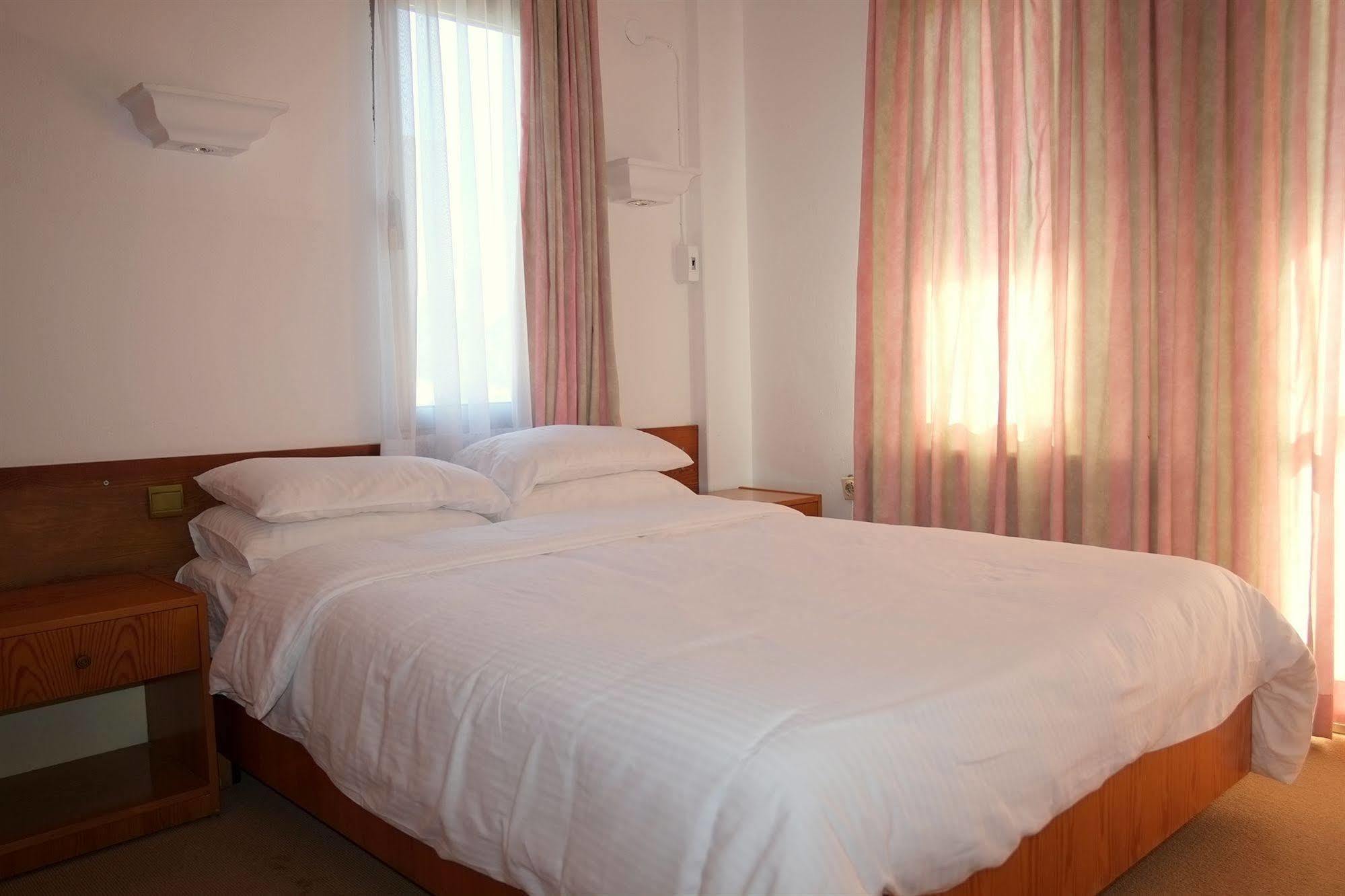 Hotel Babylon Gardens Apart