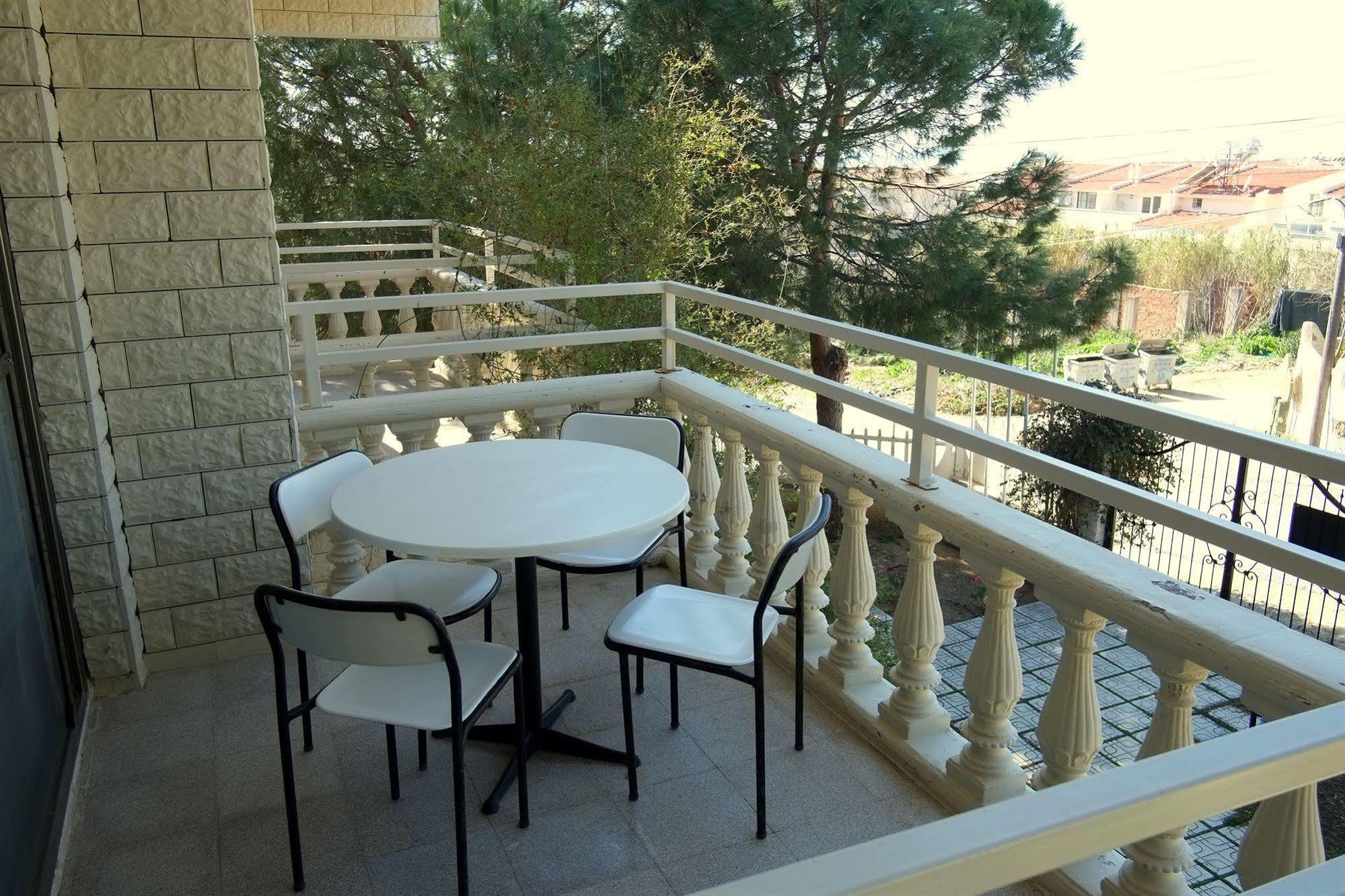 Babylon Gardens Apart Menderes