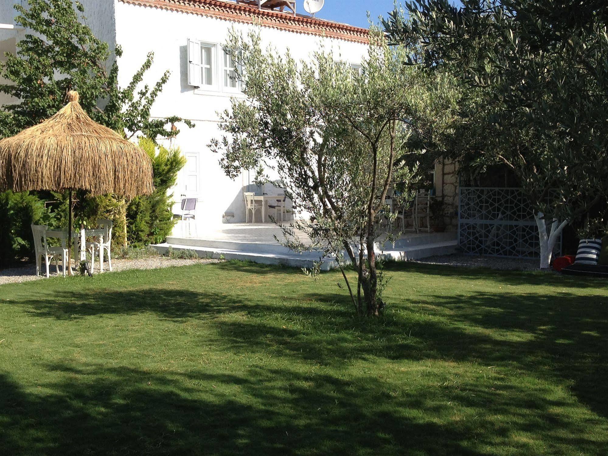 Vintage Hotel 4*