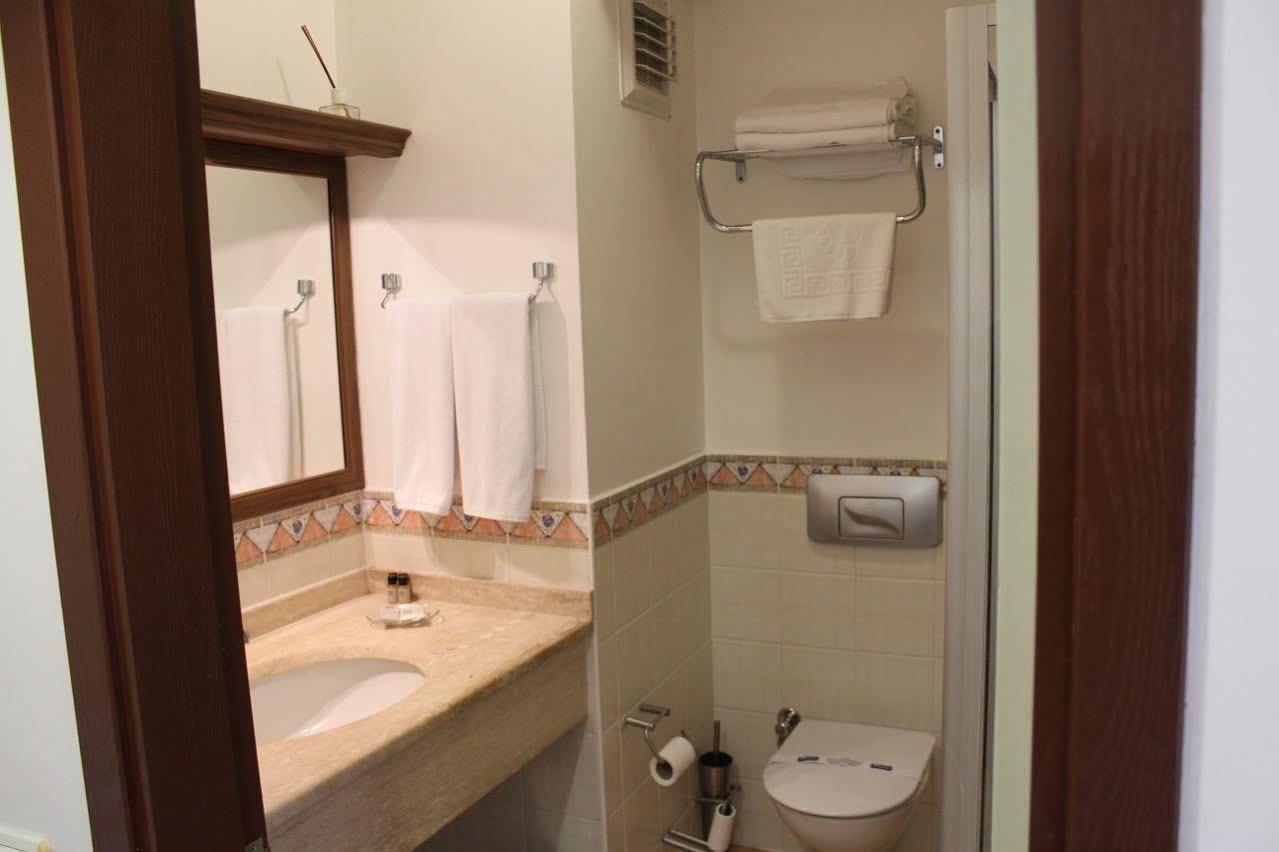 Efe Gocek Hotel 2*
