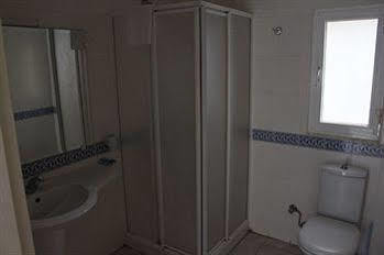 Omar & Hotel 3*