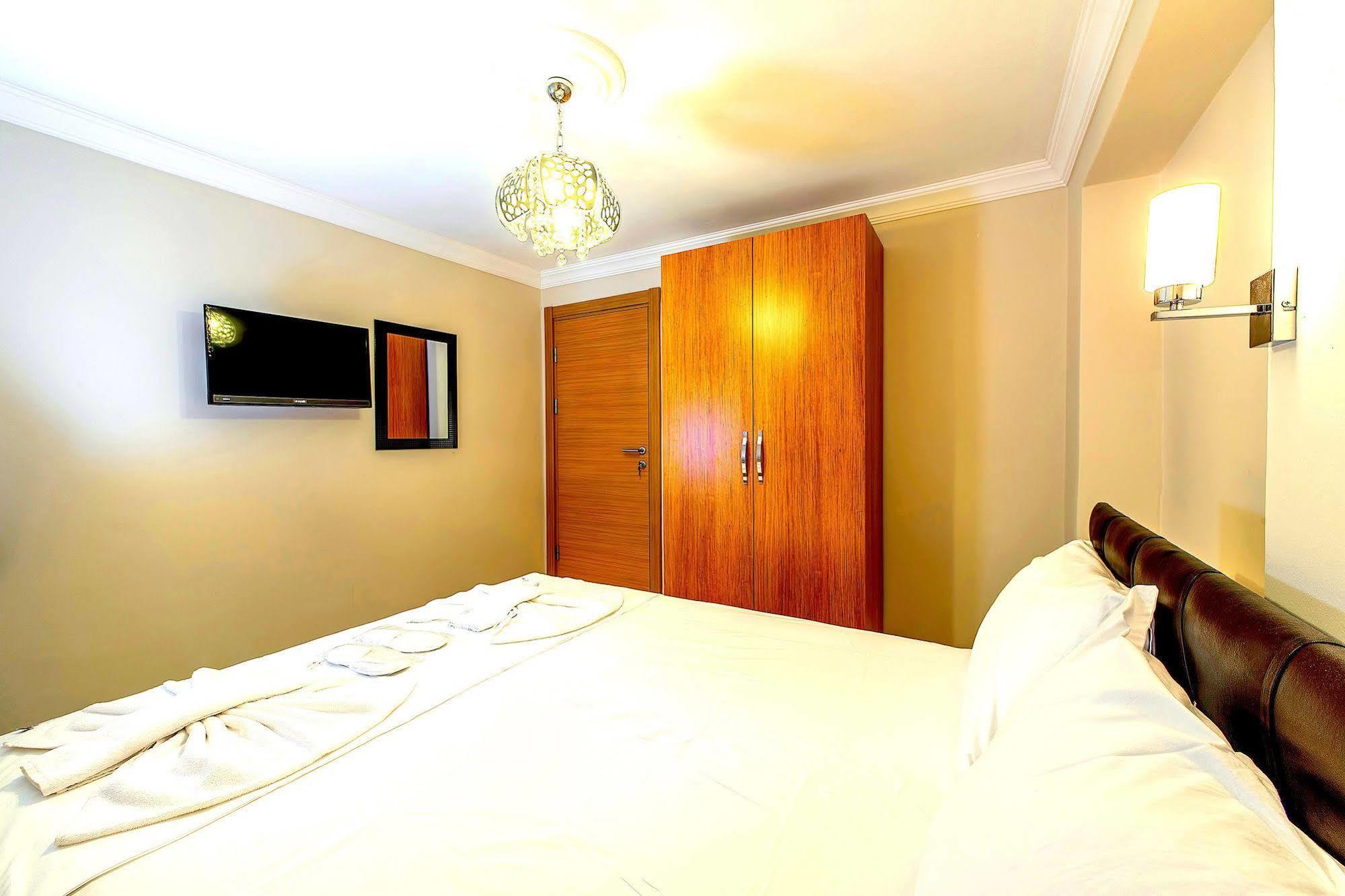 Efe Apartment *