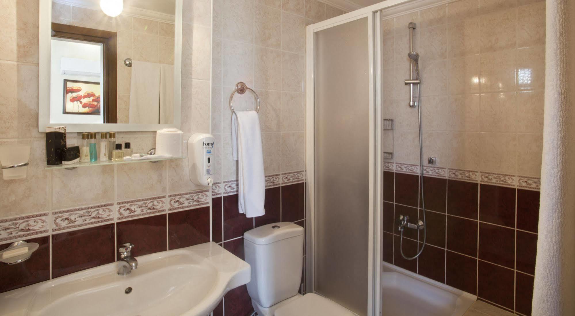 Triana Hotel 3*