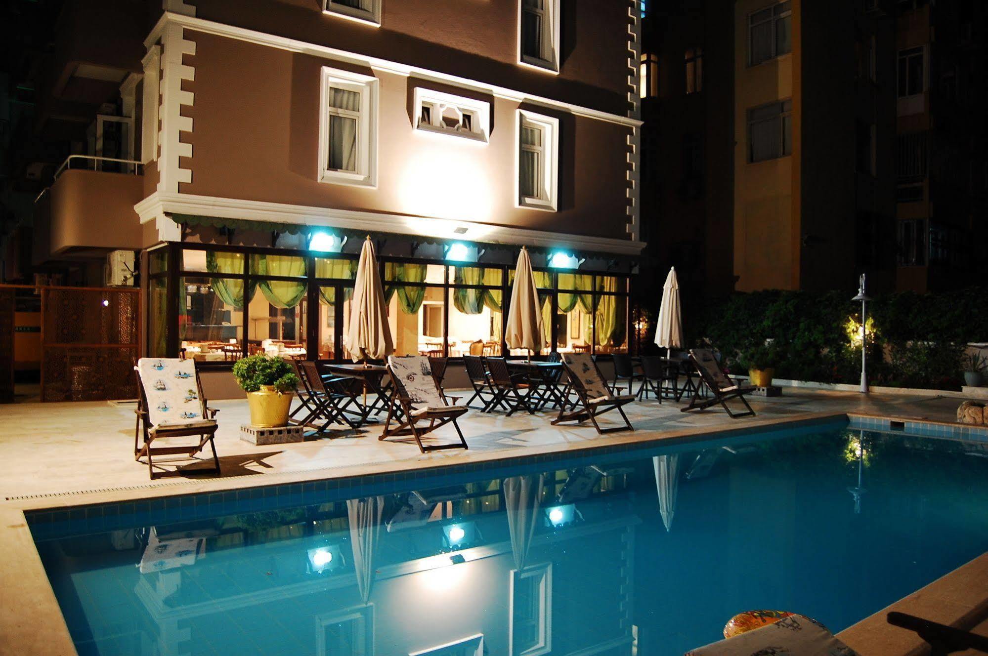 Triana Hotel 3*