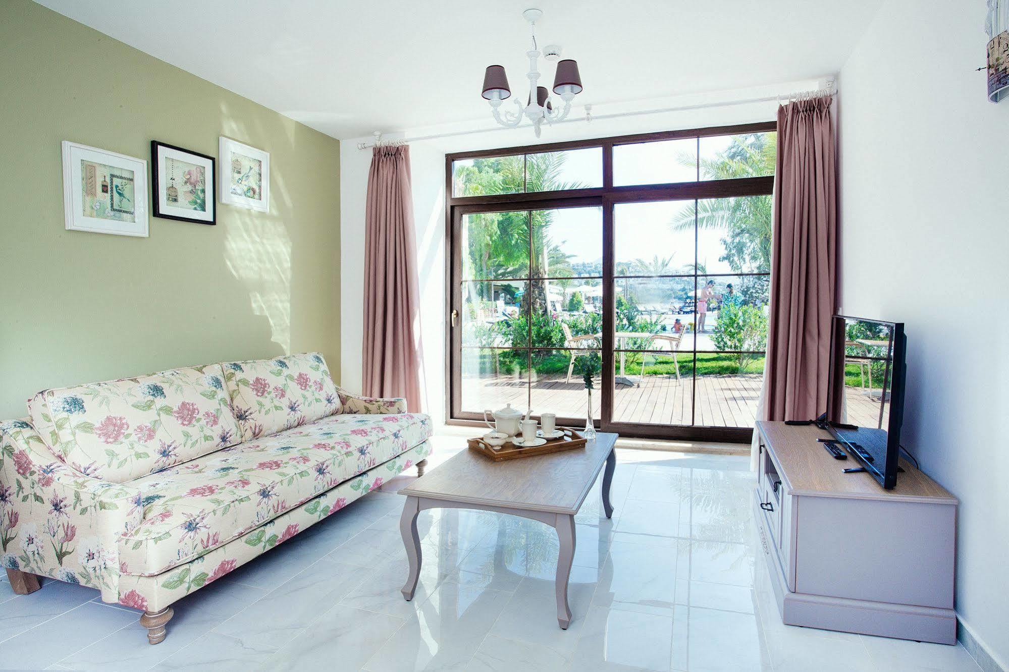Mare Hotel 3*