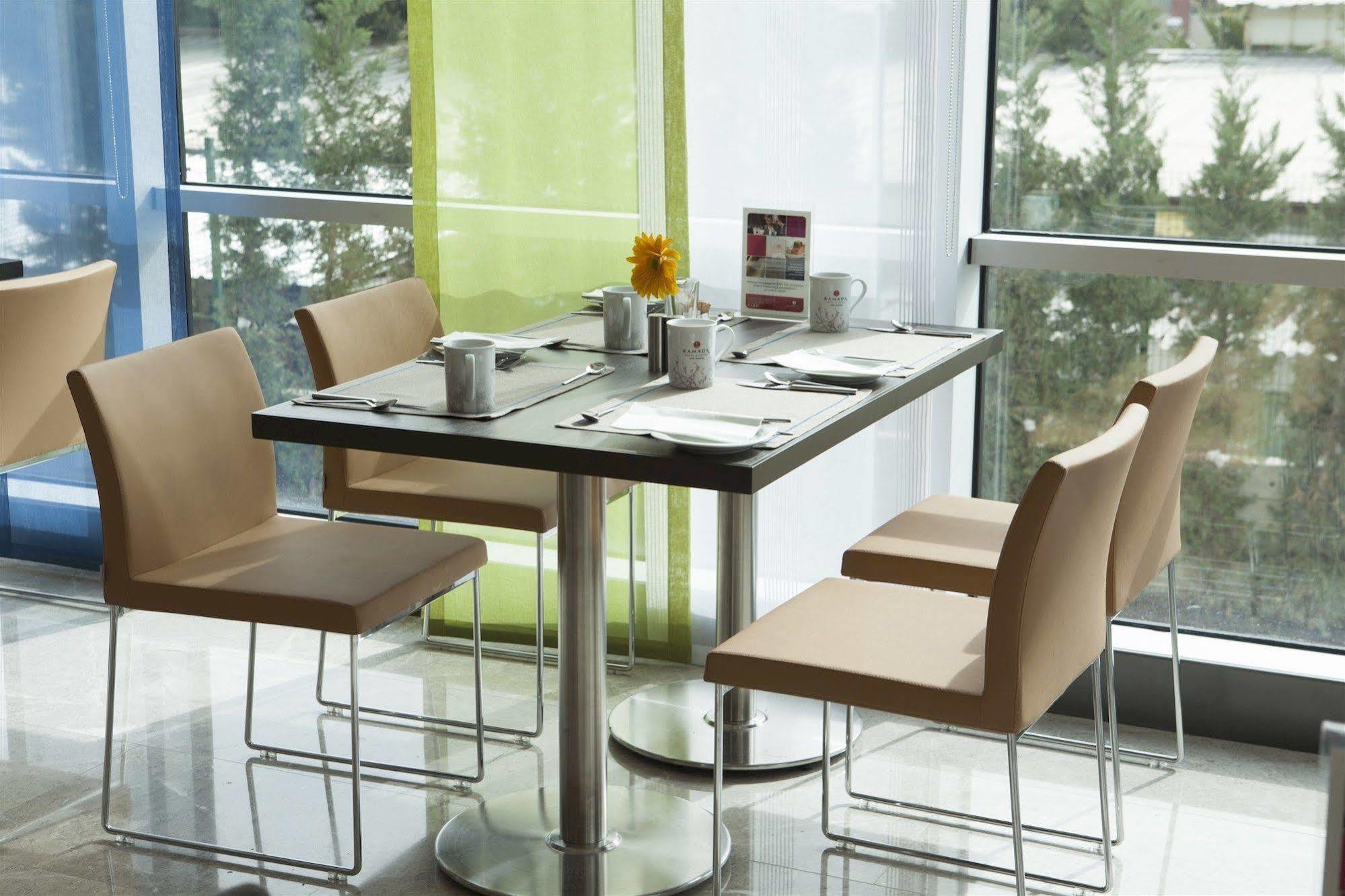Ramada & By Wyndham Izmir Kemalpasa (Izmir)