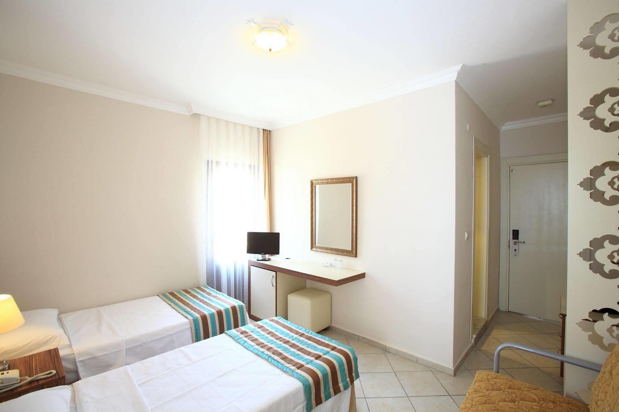 Paloma Hotel 2*