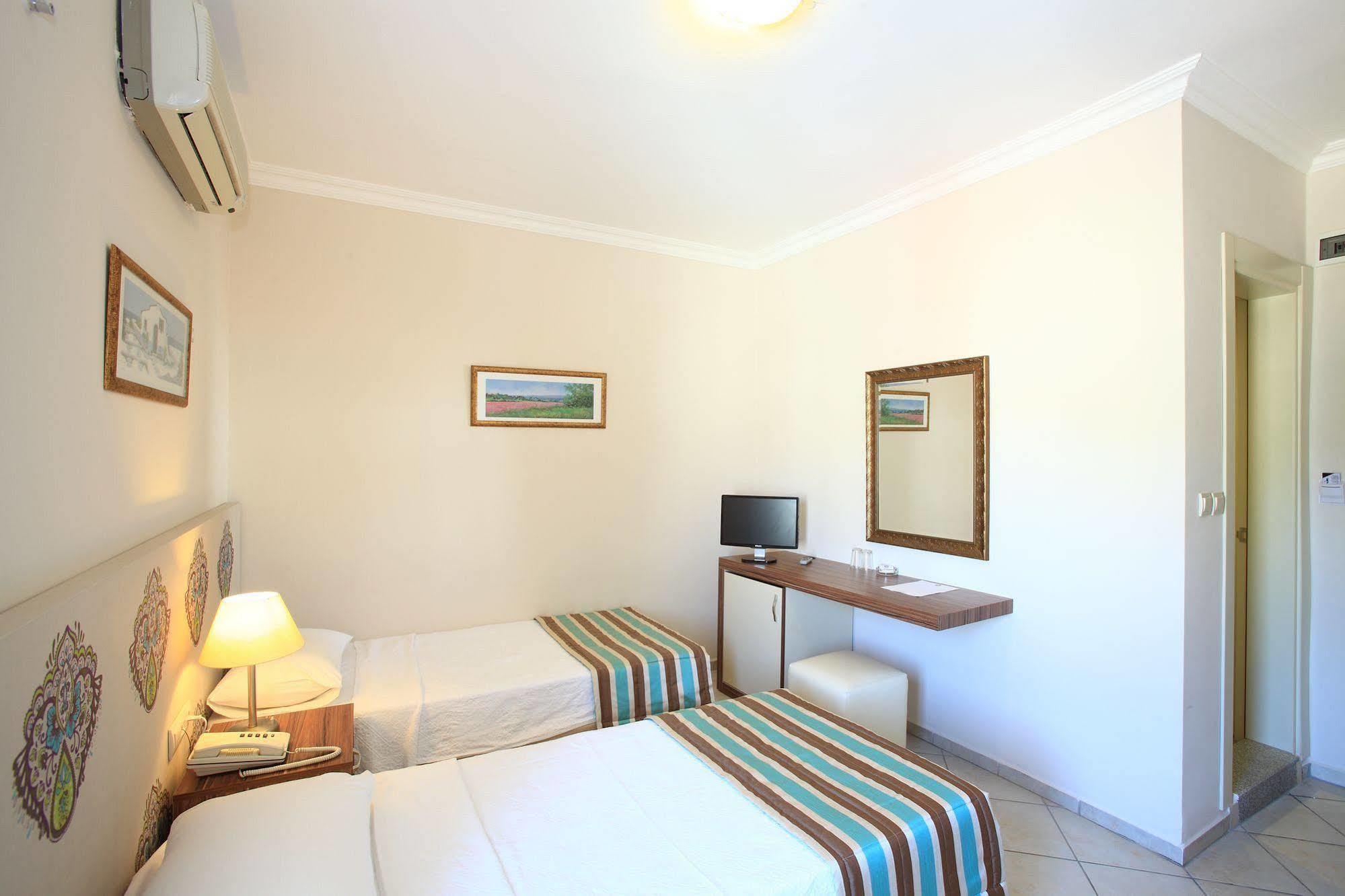 Paloma Hotel 2*