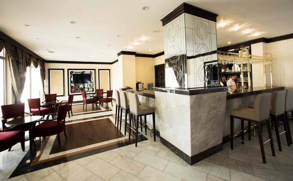 Le Monde & Hotel Dikili
